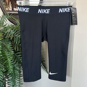 Brand New Nike Dri-Fit Black & White Cropped Training Leggings Sporty Activewear